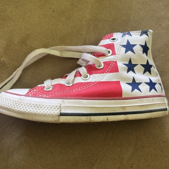 Converse Red and White High-Top Sneakers Classic Design - Picture 5 of 8